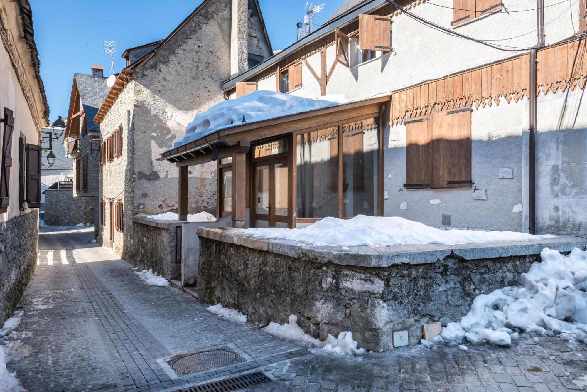 Apartamentos Snoe Mont Romies Salardu Bagian luar foto