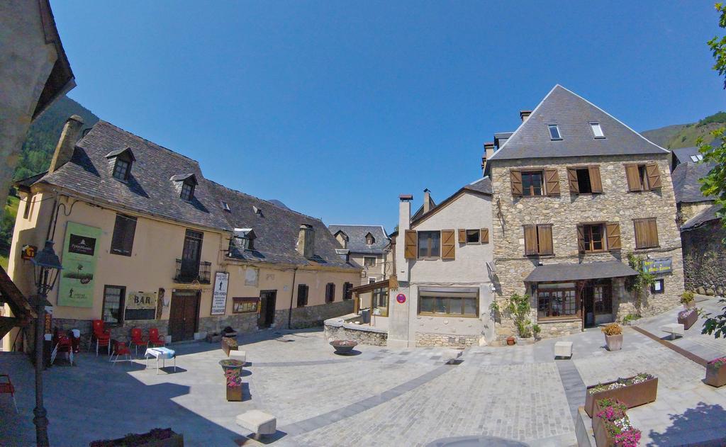 Apartamentos Snoe Mont Romies Salardu Bagian luar foto