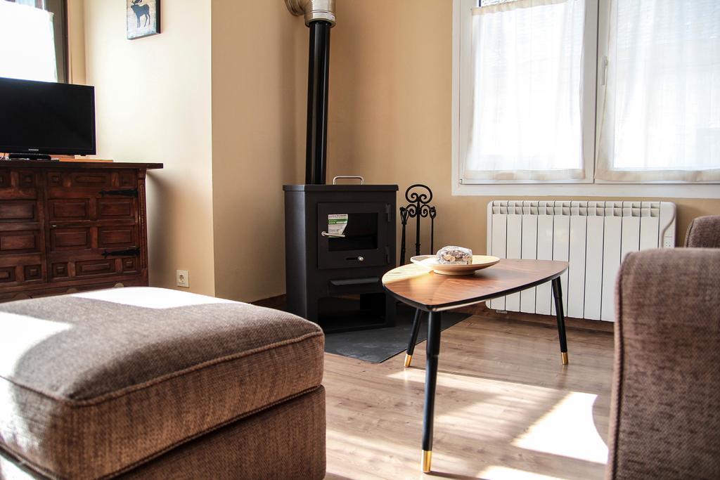 Apartamentos Snoe Mont Romies Salardu Bagian luar foto