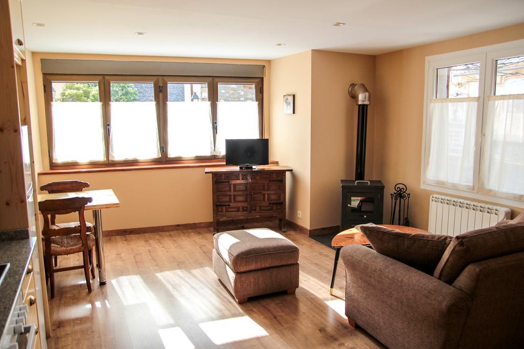 Apartamentos Snoe Mont Romies Salardu Bagian luar foto